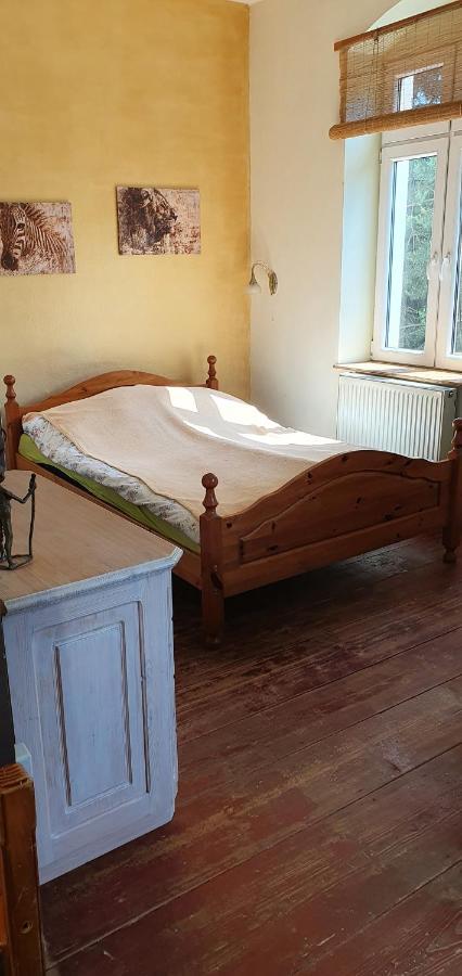 Appartement Dom Pod Orlimi Skalami - Blisko Zamku Czocha à Leśna Extérieur photo